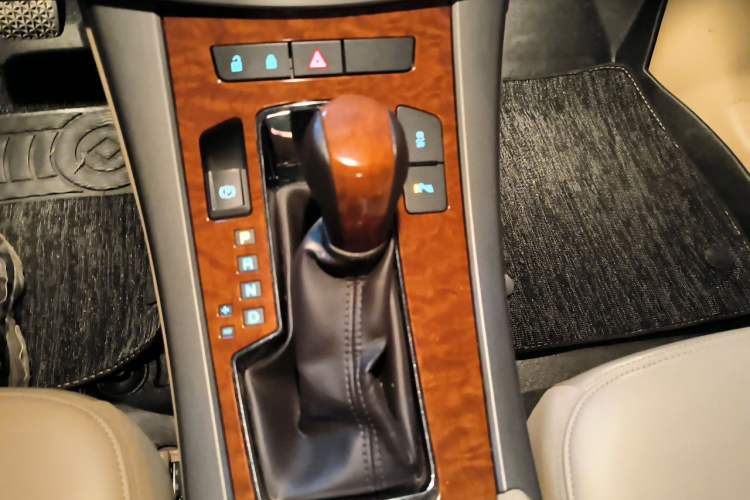 Used Buick LaCrosse 2012 2.4L SIDI Haoya Edition Gear Lever