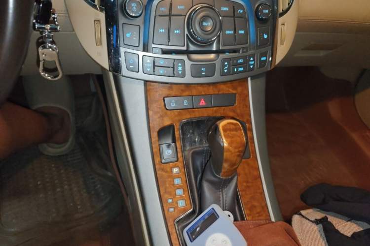 Used Buick LaCrosse 2012 2.4L SIDI Haoya Edition Gear Lever