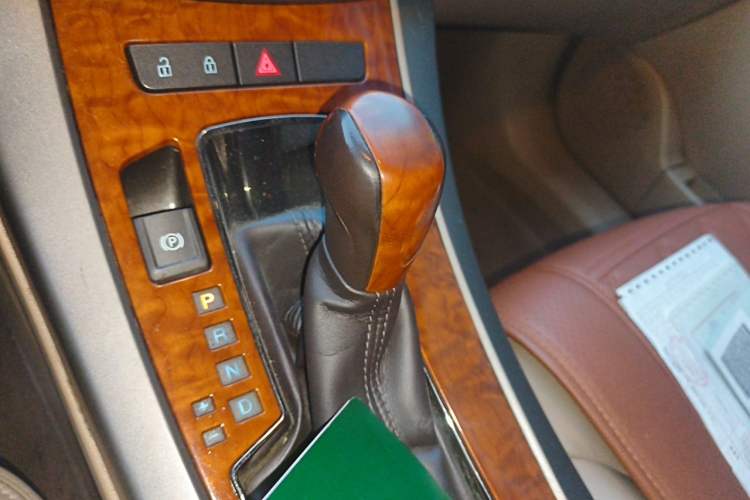 Used Buick LaCrosse 2012 2.4L SIDI Elegant Edition Gear Lever