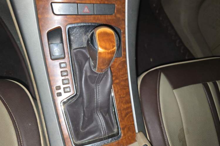 Used Buick LaCrosse 2012 2.4L SIDI Comfort Edition Gear Lever