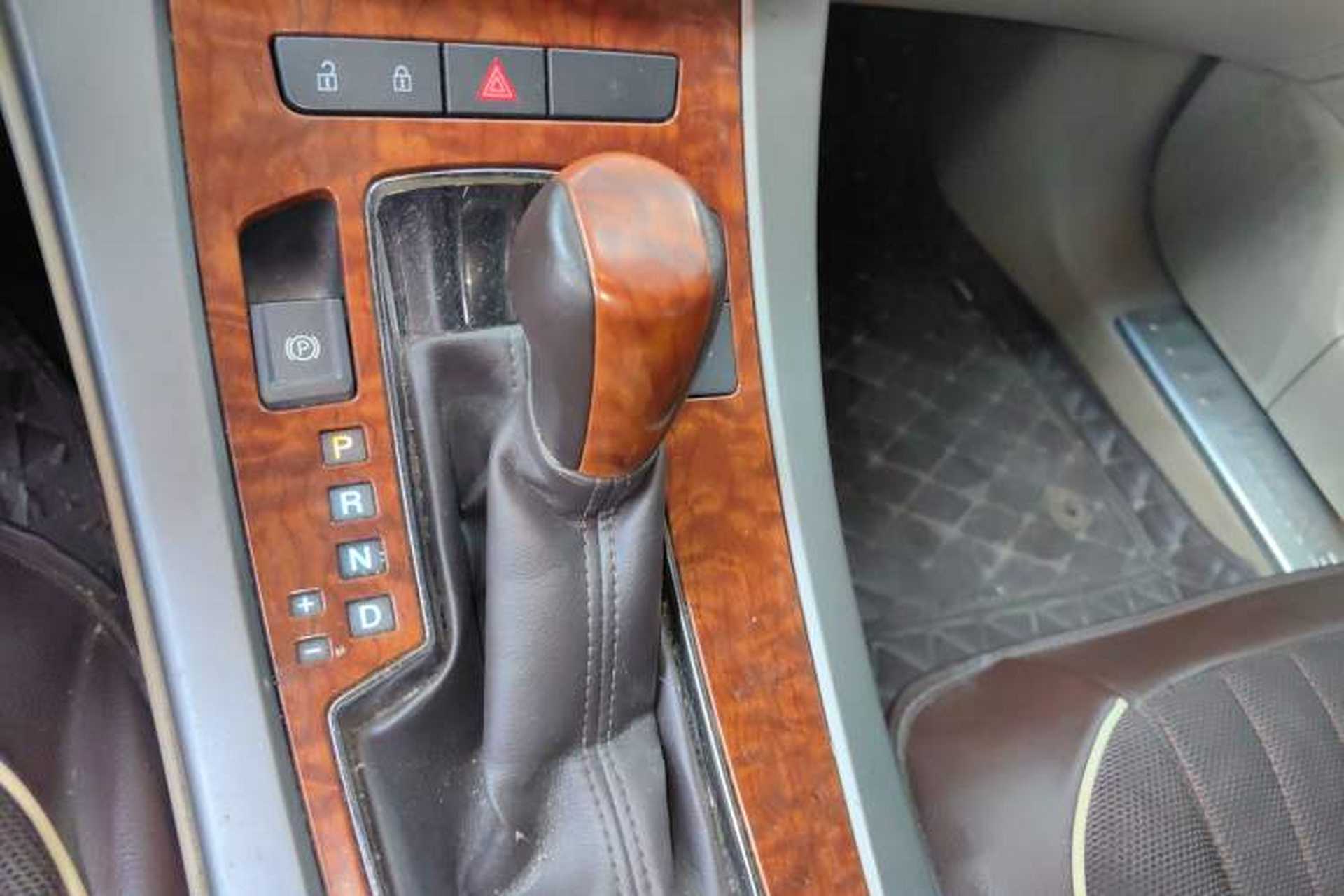 Used Buick LaCrosse 2012 2.4L SIDI Elegant Edition Gear Lever