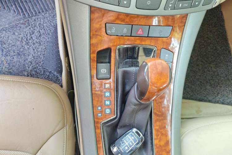 Used Buick LaCrosse 2012 2.4L SIDI Luxury Edition Gear Lever