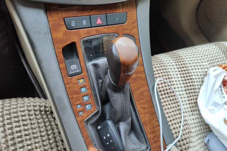 Used Buick LaCrosse 2012 2.4L SIDI Luxury Edition Gear Lever