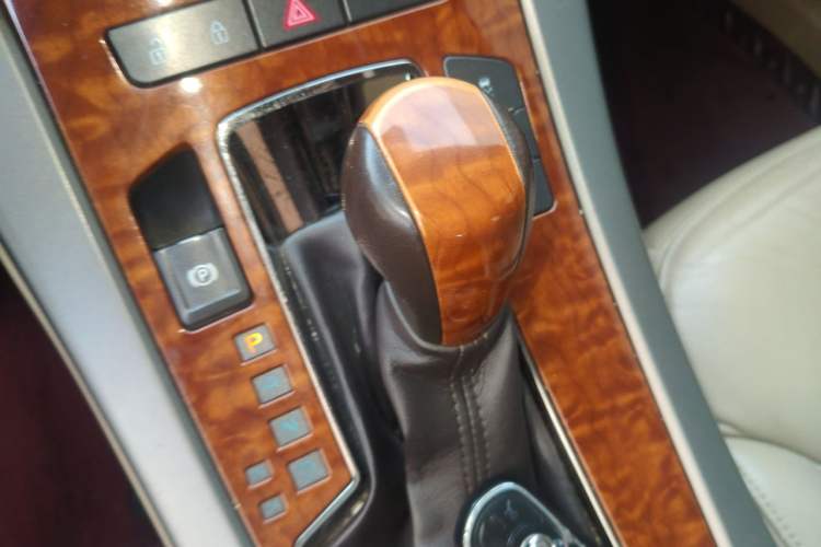 Used Buick LaCrosse 2012 2.4L SIDI Luxury Edition Gear Lever