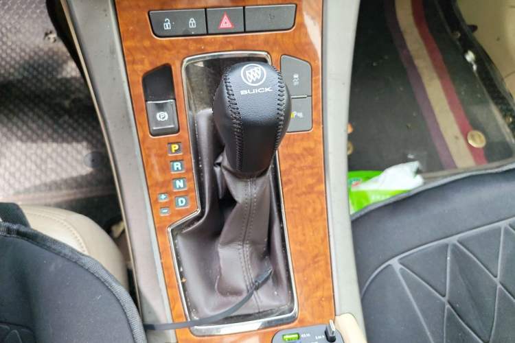 Used Buick LaCrosse 2012 2.4L SIDI Elegant Edition Gear Lever