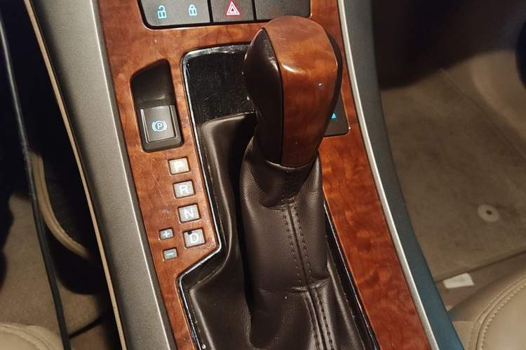 Used Buick LaCrosse 2012 2.4L SIDI Luxury Edition Gear Lever