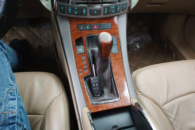 Used Buick LaCrosse 2012 2.4L SIDI Elegant Edition Gear Lever