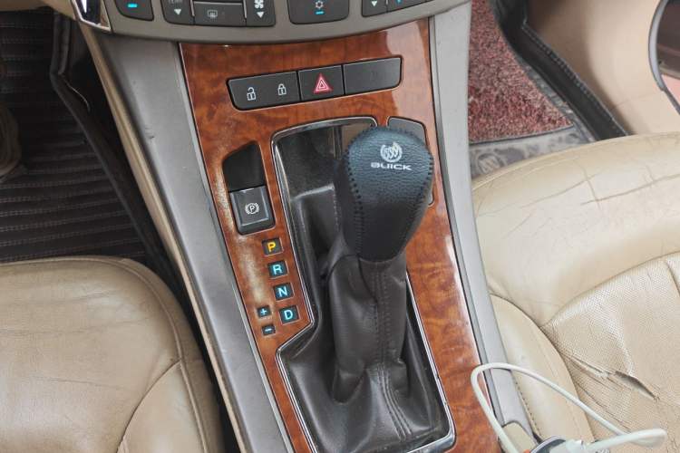 Used Buick LaCrosse 2012 2.4L SIDI Luxury Edition Gear Lever