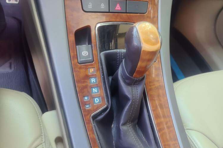 Used Buick LaCrosse 2012 2.4L SIDI Luxury Edition Gear Lever