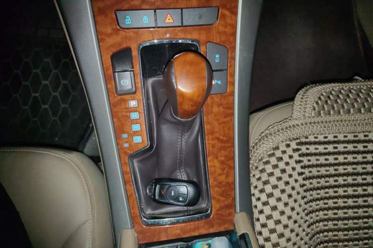 Used Buick LaCrosse 2012 2.4L SIDI Elegant Edition Gear Lever
