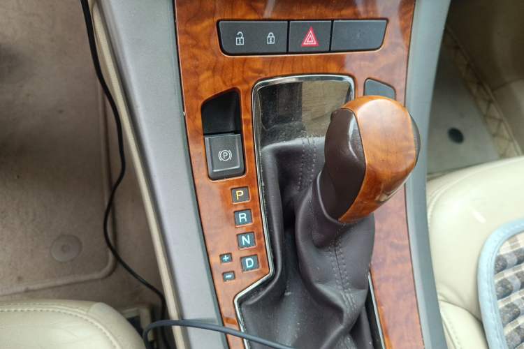 Used Buick LaCrosse 2012 2.4L SIDI Luxury Edition Gear Lever