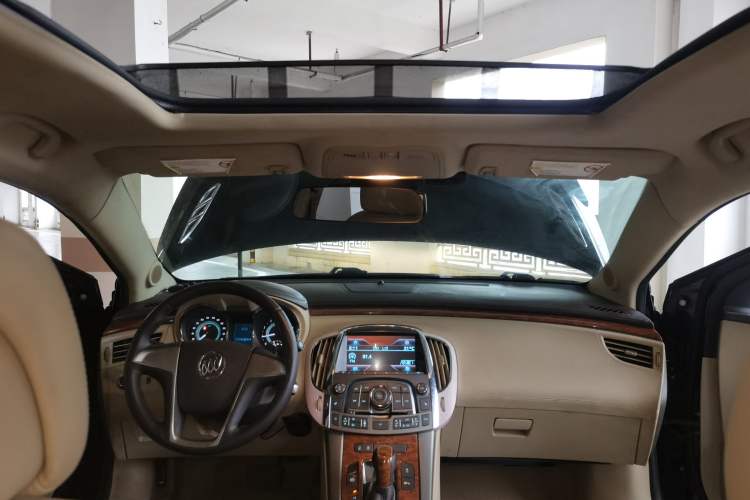 Used Buick LaCrosse 2012 2.4L SIDI Comfort Edition Headliner