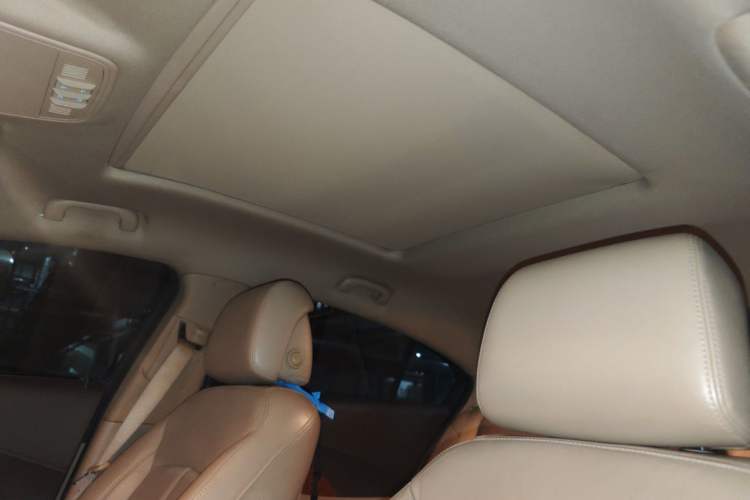 Used Buick LaCrosse 2012 2.4L SIDI Elegant Edition Headliner