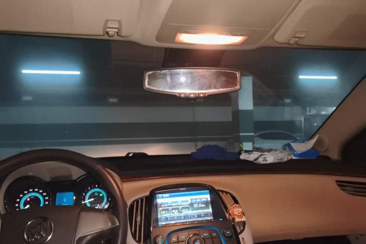 Used Buick LaCrosse 2012 2.4L SIDI Elegant Edition Headliner