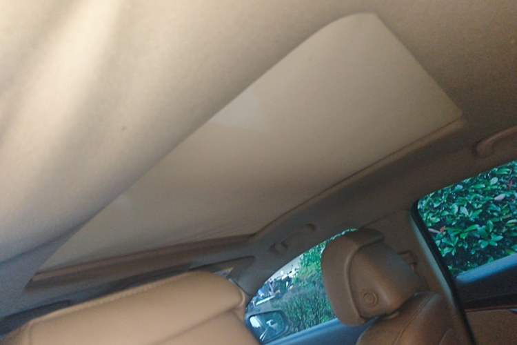 Used Buick LaCrosse 2012 2.4L SIDI Elegant Edition Headliner