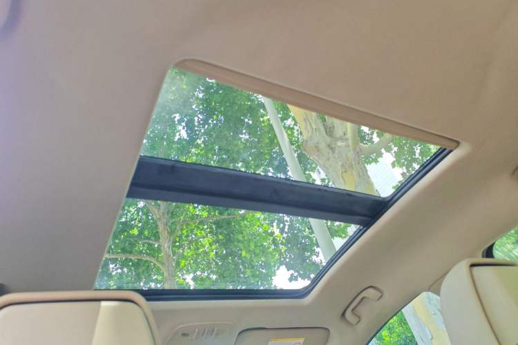 Used Buick LaCrosse 2012 2.4L SIDI Luxury Edition Headliner