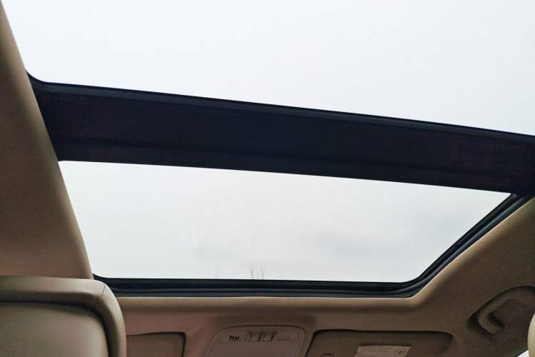 Used Buick LaCrosse 2012 2.4L SIDI Elegant Edition Headliner