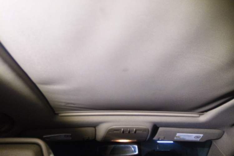 Used Buick LaCrosse 2012 2.4L SIDI Luxury Edition Headliner