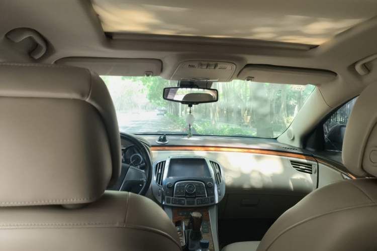 Used Buick LaCrosse 2012 2.4L SIDI Elegant Edition Headliner