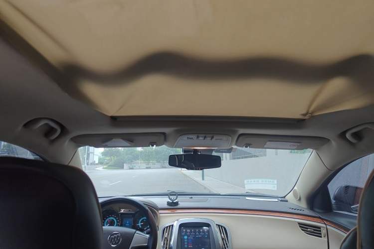 Used Buick LaCrosse 2012 2.4L SIDI Elegant Edition Headliner