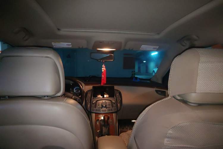 Used Buick LaCrosse 2012 2.4L SIDI Elegant Edition Headliner