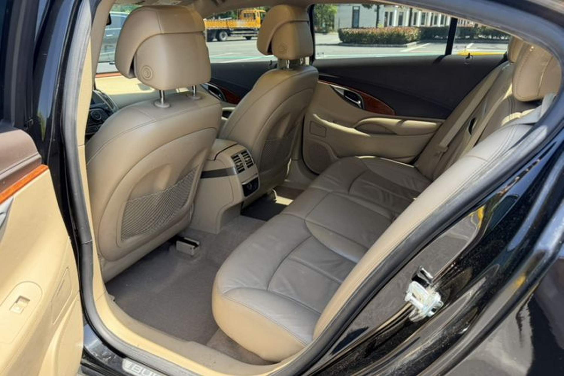 Used Buick LaCrosse 2012 2.4L SIDI Elegant Edition Interior 4