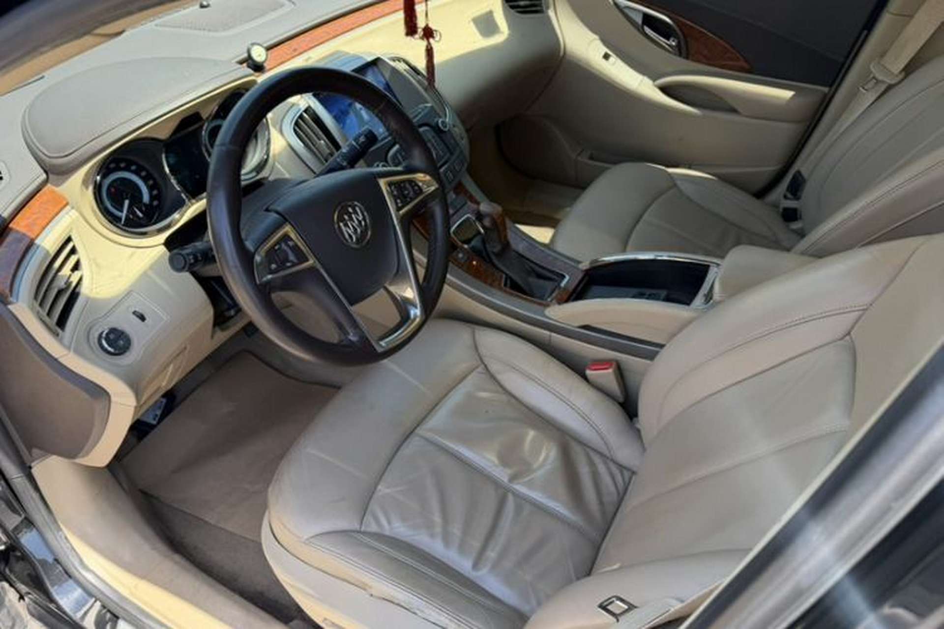 Used Buick LaCrosse 2012 2.4L SIDI Elegant Edition Interior 5