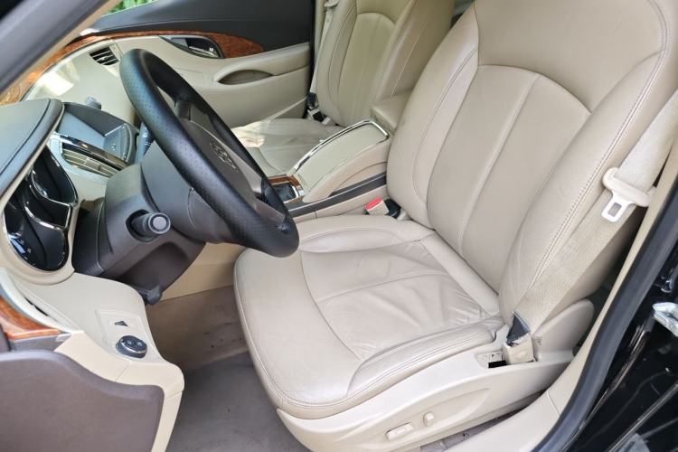 Used Buick LaCrosse 2012 2.4L SIDI Elegant Edition Left Front Seat