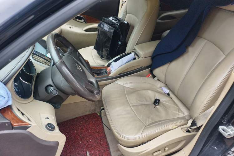 Used Buick LaCrosse 2012 2.4L SIDI Elegant Edition Left Front Seat