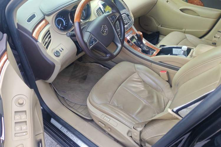 Used Buick LaCrosse 2012 2.4L SIDI Luxury Edition Left Front Seat
