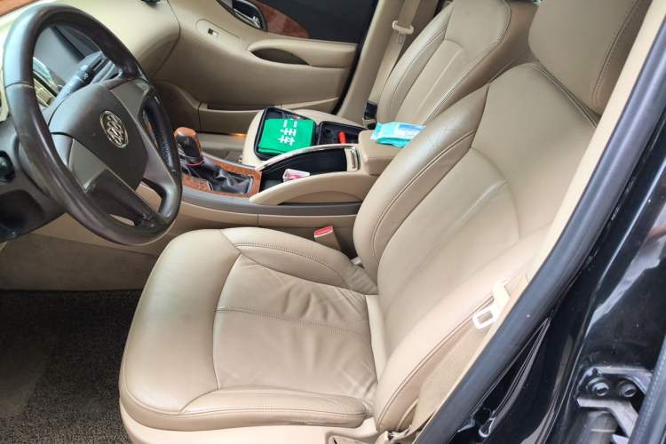 Used Buick LaCrosse 2012 2.4L SIDI Elegant Edition Left Front Seat