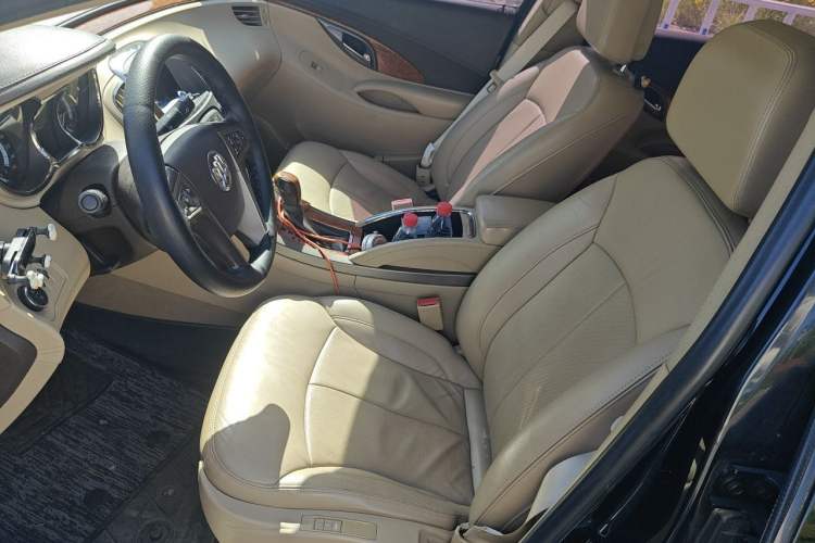 Used Buick LaCrosse 2012 2.4L SIDI Luxury Edition Left Front Seat