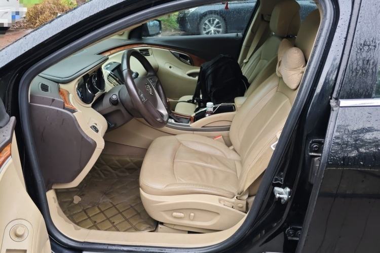 Used Buick LaCrosse 2012 eAssist 2.4L Luxury Edition Left Front Seat