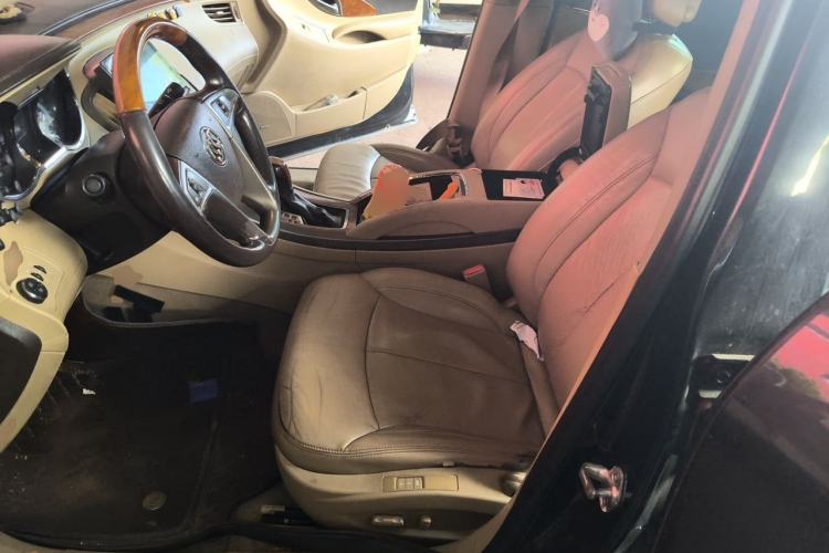 Used Buick LaCrosse 2012 2.4L SIDI Luxury Edition Left Front Seat