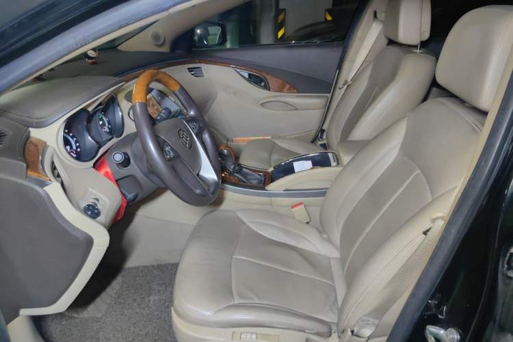 Used Buick LaCrosse 2012 2.4L SIDI Luxury Edition Left Front Seat
