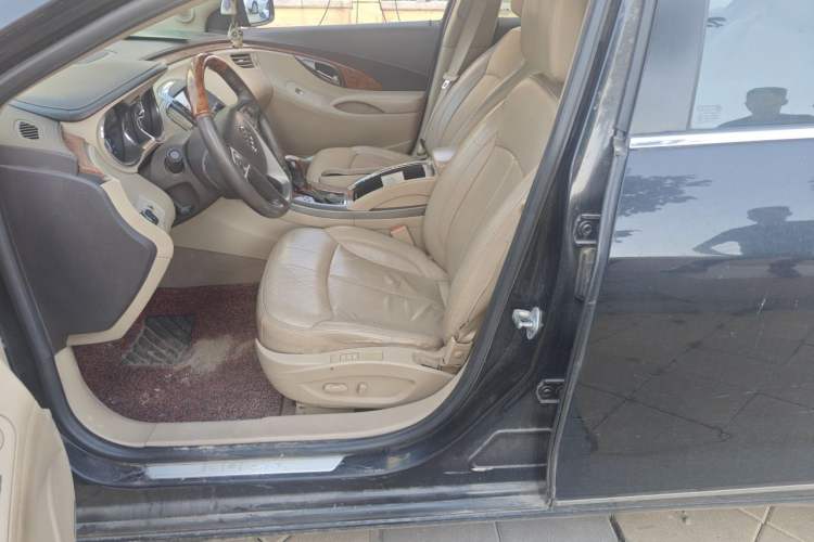 Used Buick LaCrosse 2012 2.4L SIDI Luxury Edition Left Front Seat