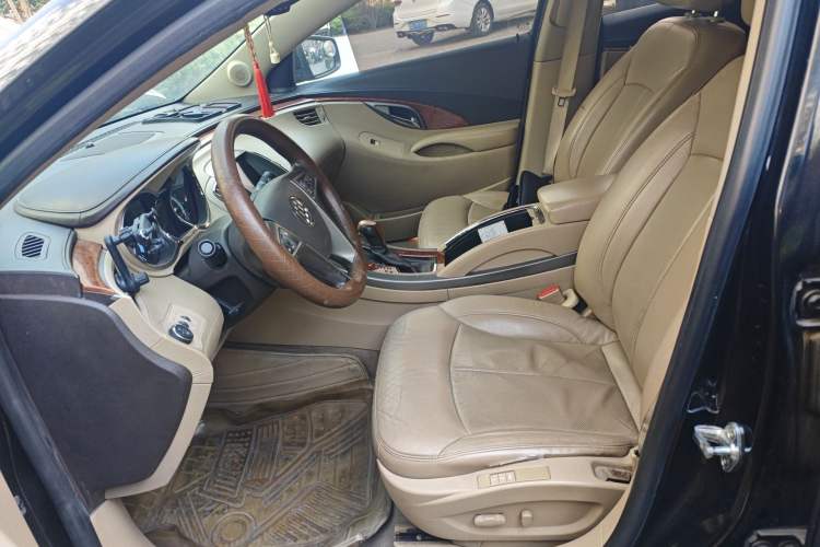 Used Buick LaCrosse 2012 2.4L SIDI Luxury Edition Left Front Seat