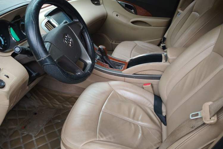 Used Buick LaCrosse 2012 2.4L SIDI Elegant Edition Left Front Seat