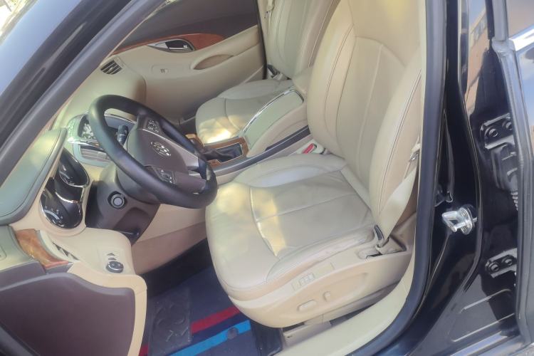 Used Buick LaCrosse 2012 2.4L SIDI Luxury Edition Left Front Seat