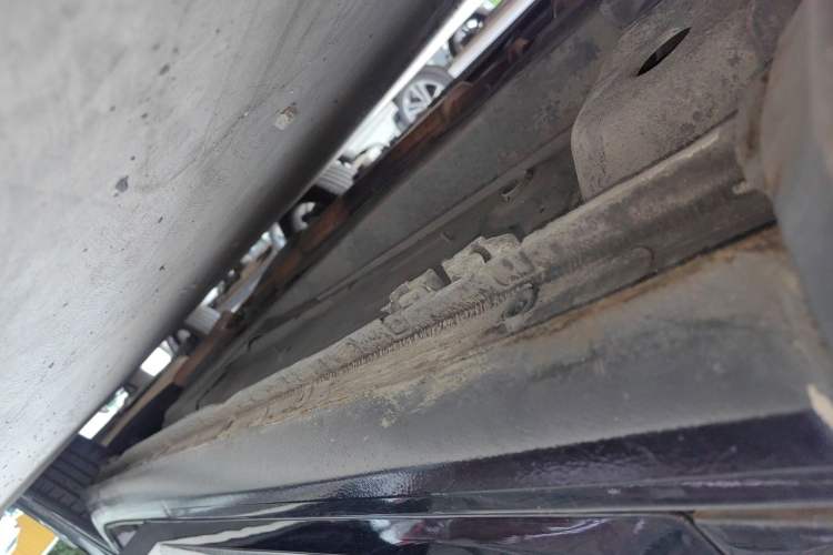 Used Buick LaCrosse 2012 2.4L SIDI Elegant Edition Left Side Sill