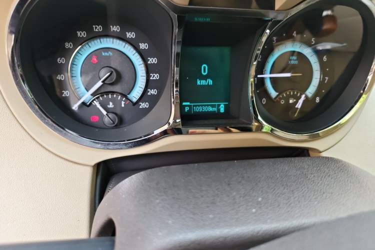 Used Buick LaCrosse 2012 2.4L SIDI Elegant Edition Odometer Close Up