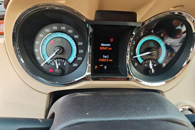 Used Buick LaCrosse 2012 2.4L SIDI Luxury Edition Odometer Close Up