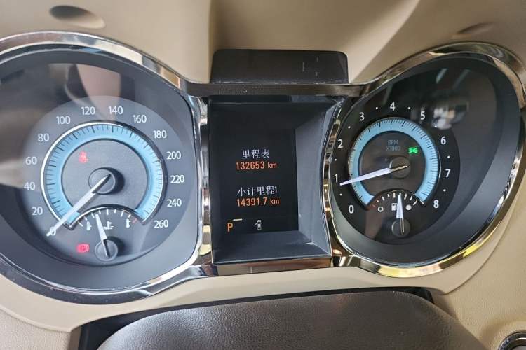 Used Buick LaCrosse 2012 2.4L SIDI Luxury Edition Odometer Close Up