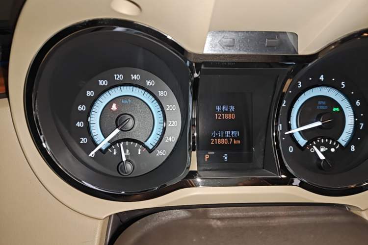 Used Buick LaCrosse 2012 2.4L SIDI Luxury Edition Odometer Close Up