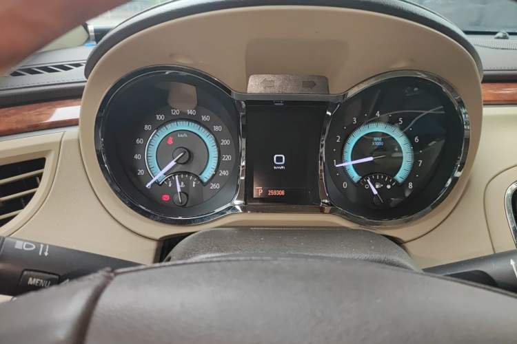 Used Buick LaCrosse 2012 2.4L SIDI Luxury Edition Odometer Close Up