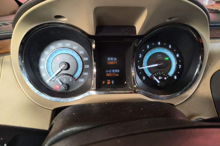 Used Buick LaCrosse 2012 2.4L SIDI Luxury Edition Odometer Close Up