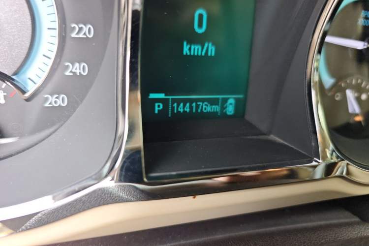 Used Buick LaCrosse 2012 2.4L SIDI Elegant Edition Odometer Close Up