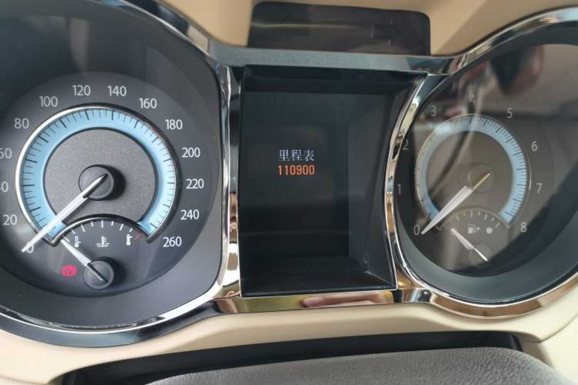 Used Buick LaCrosse 2012 2.4L SIDI Luxury Edition Odometer Close Up