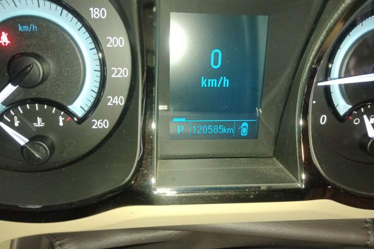 Used Buick LaCrosse 2012 2.4L SIDI Elegant Edition Odometer Close Up