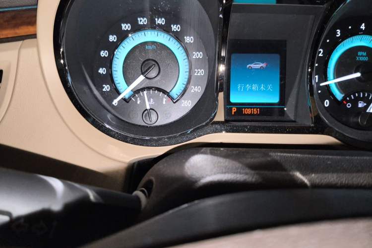 Used Buick LaCrosse 2012 2.4L SIDI Luxury Edition Odometer Close Up